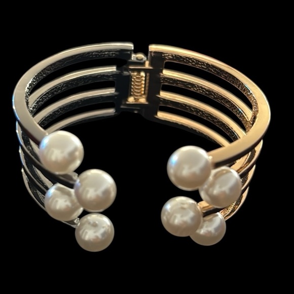 Vintage style pearl Luxury bracelet - Picture 1 of 10